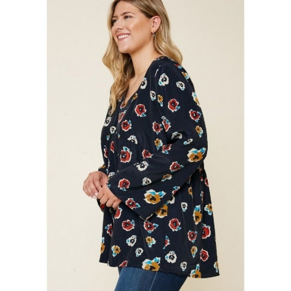 Hayden Plus Midnight Floral Print Empire Waist V Neck Relaxed Fit Pleated Top 2X - Picture 3 of 10